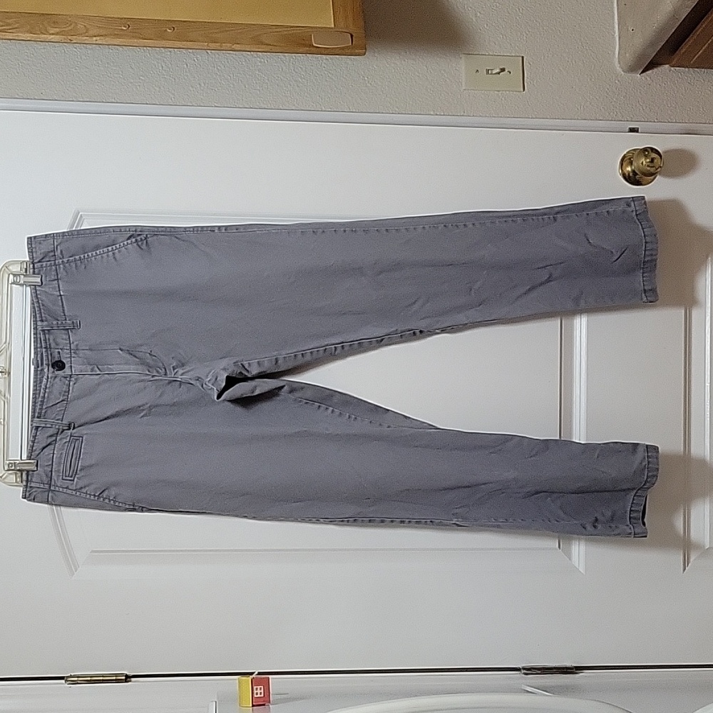 Old Navy "broken in straight" (Old Navy's term) 100% cotton pants, size 32X32